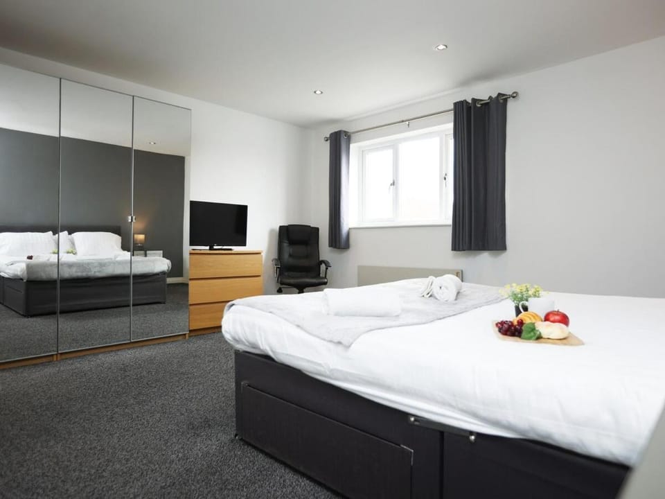 3 Bedroom Townhouse with Parking Apartment in Bridgwater