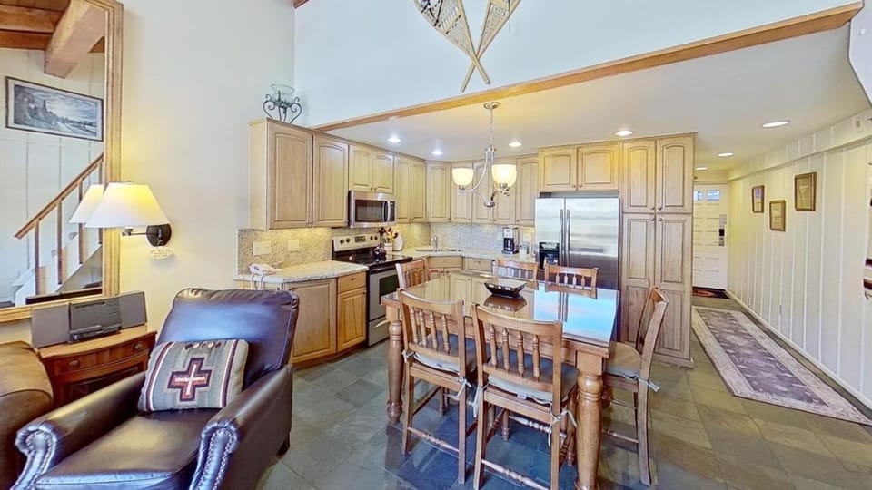 Crestwood 1204 Deluxe 1 Bedroom plus Loft House in Snowmass Village