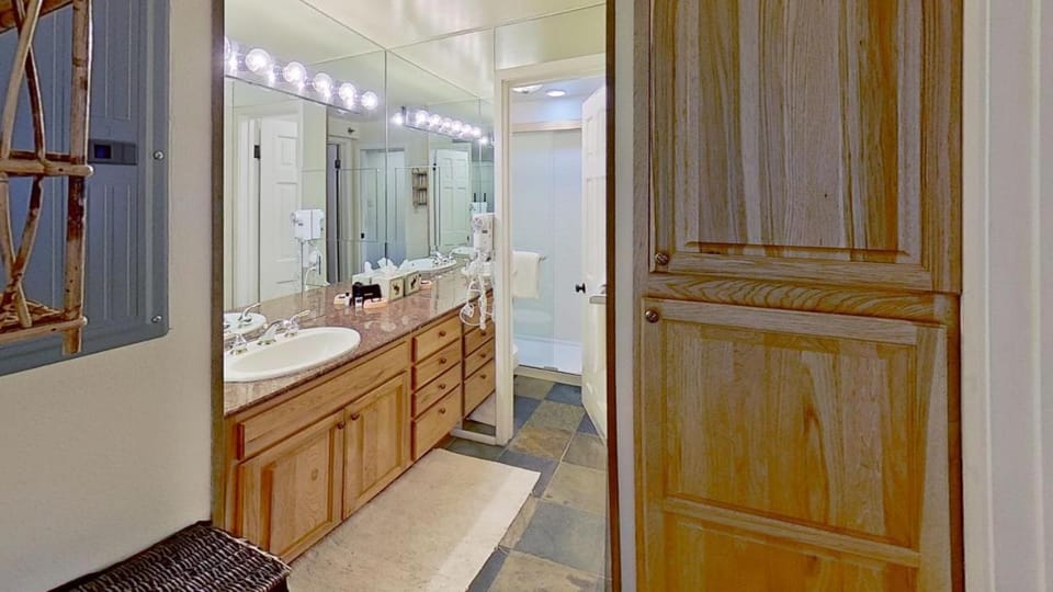 Crestwood 1204 Deluxe 1 Bedroom plus Loft House in Snowmass Village