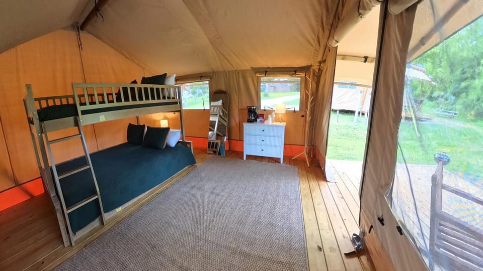 Your Peaceful and Cozy Lakeside Glamping Hideaway Luxury tent in Lake Livingston