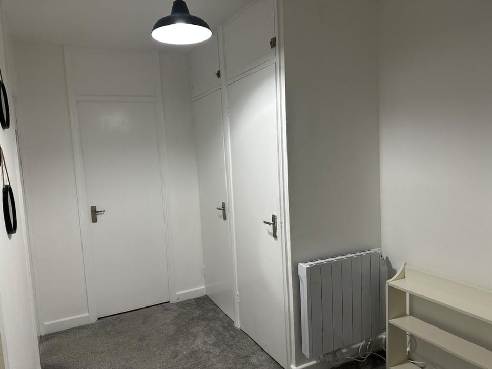 Stylish 2 Bedroom Flat Slough Apartment in Slough