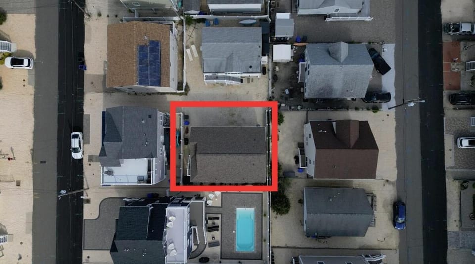 Spacious Yard, Free Parking, Washer and Dryer House in Seaside Heights