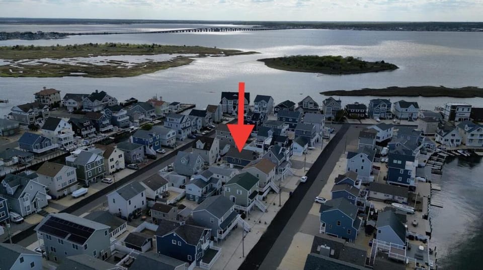 Spacious Yard, Free Parking, Washer and Dryer House in Seaside Heights