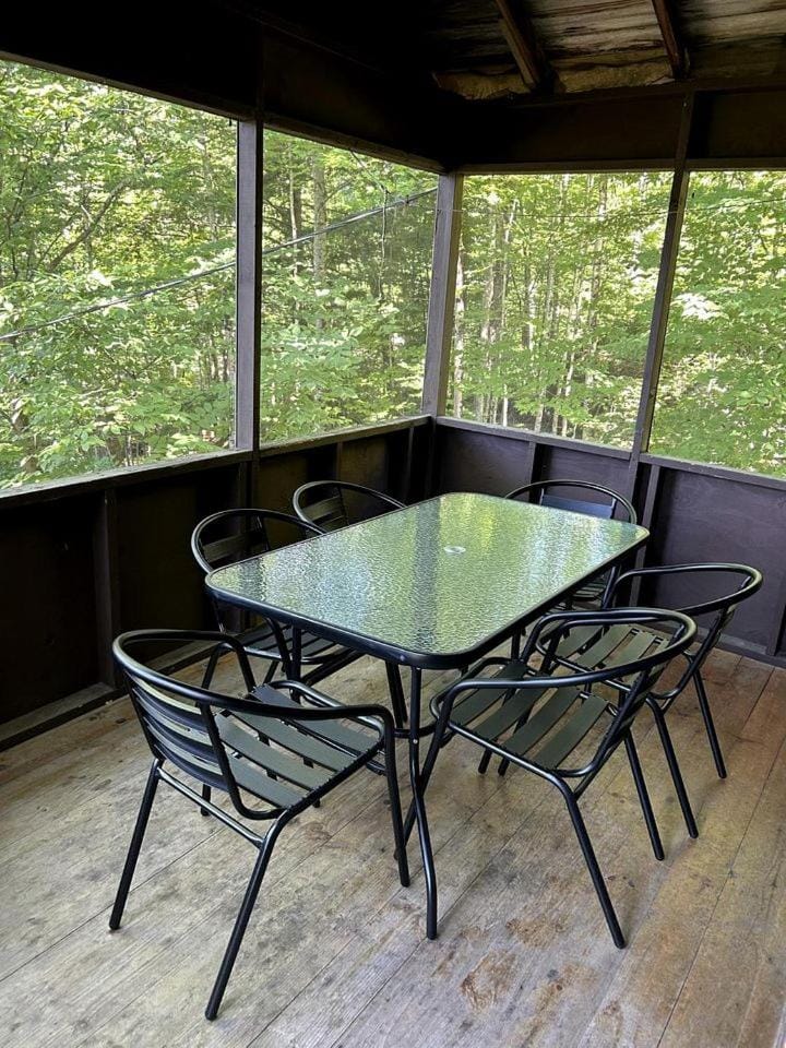 Lovely Four-Bedroom Cabin with Lake Access near Hanover, New Hampshire Cabin in Vermont