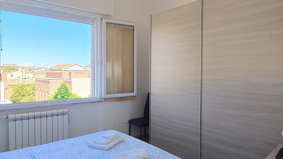 Bedroom, wardrobe