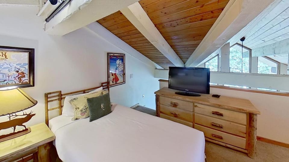 Crestwood 1216 Standard 1 Bedroom plus Loft House in Snowmass Village