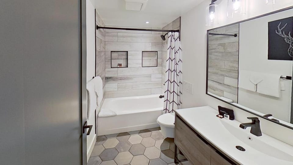 Crestwood 1301 Premier 1 Bedroom plus Loft House in Snowmass Village