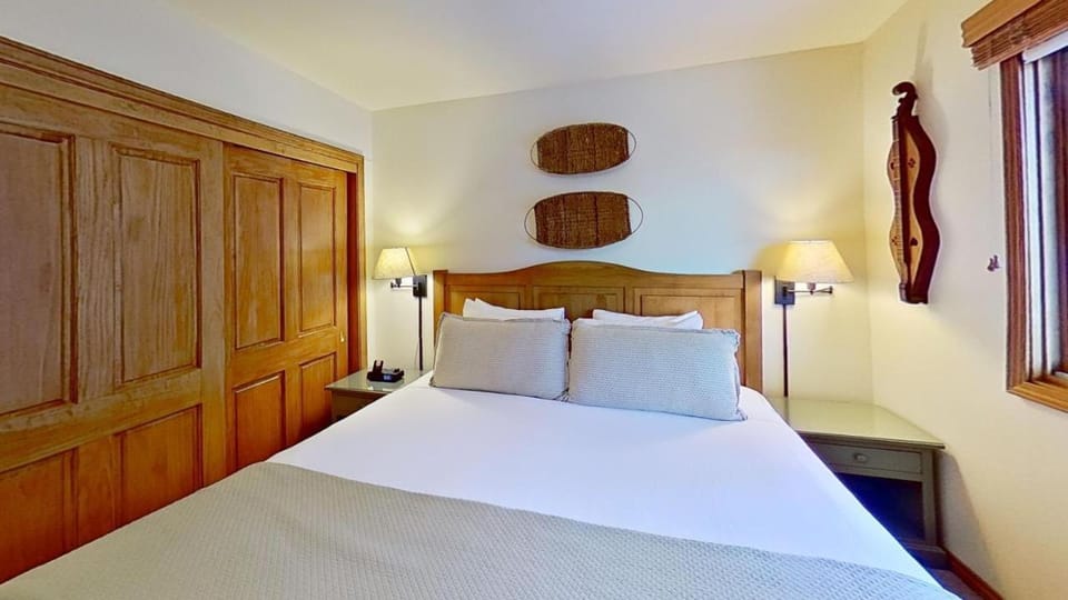 Crestwood 1217 Deluxe 3 Bedroom House in Snowmass Village