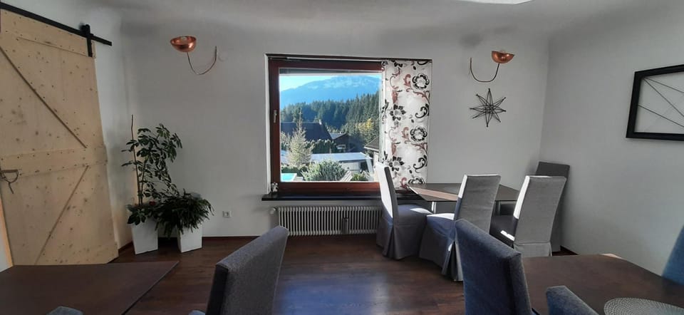 Breakfast, Internal: Not applicable to any particular room