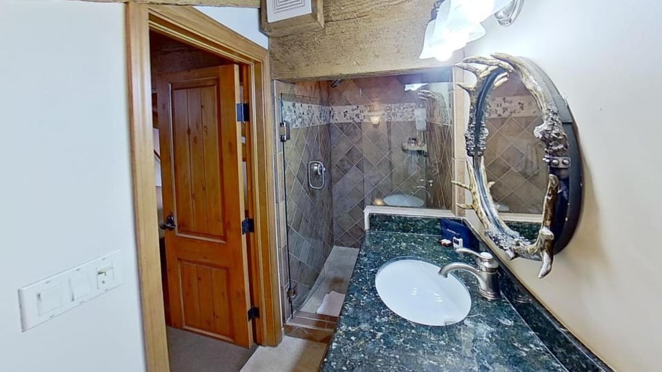Crestwood 1306 Premier 1 Bedroom plus Loft House in Snowmass Village