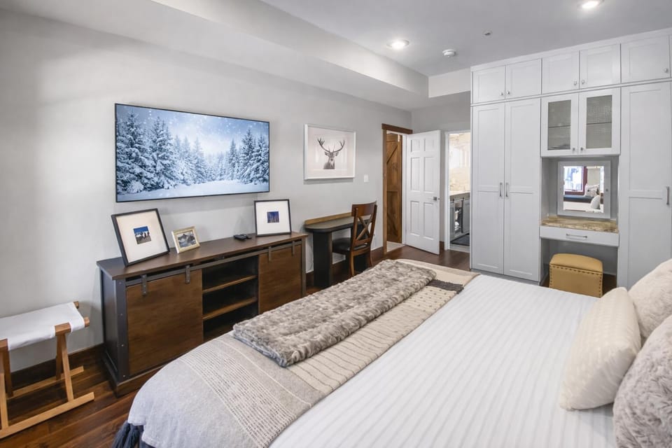 203 Chaparral Luxury at Deer Valley by SkyRun Park City Apartment in Park City