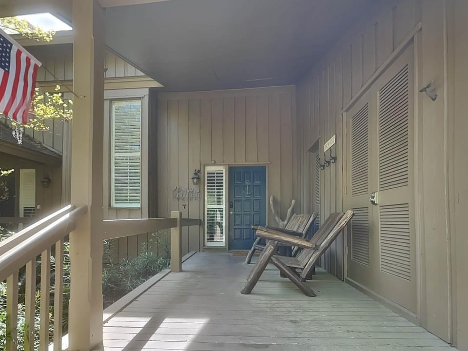 Patio, Facade/entrance, Seating area