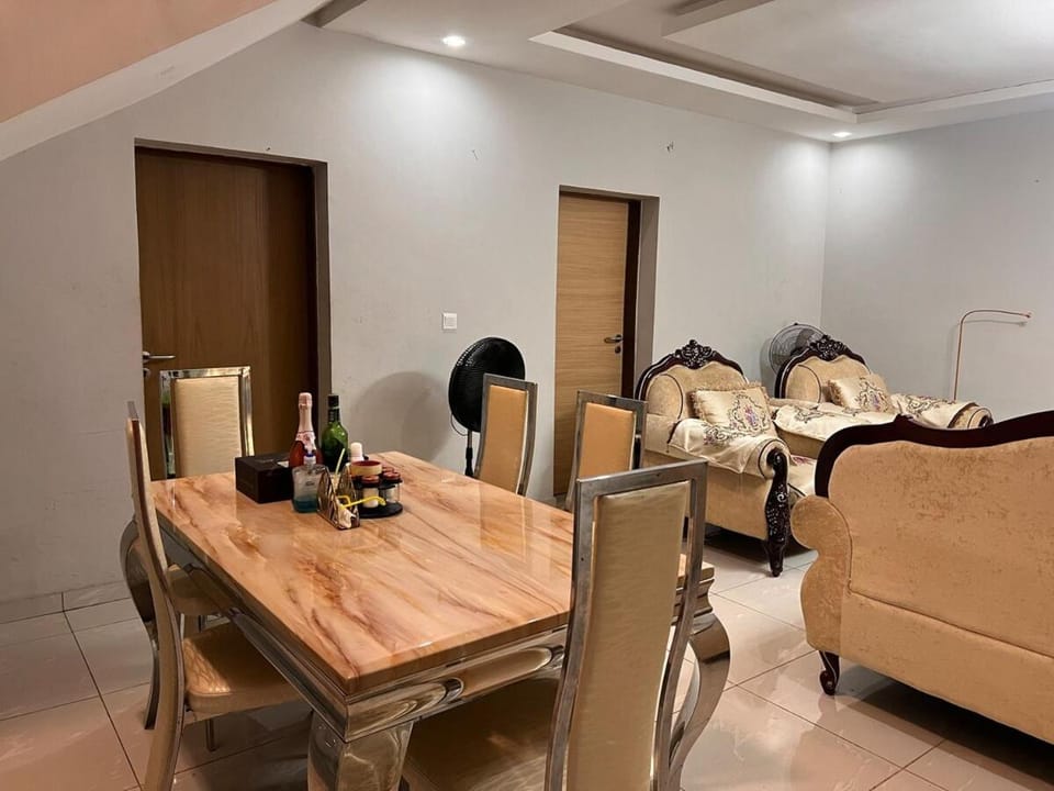 Luxury, Fully Serviced , 3BR Apt in Secure Estate, Lekki Apartment in Lagos, Nigeria