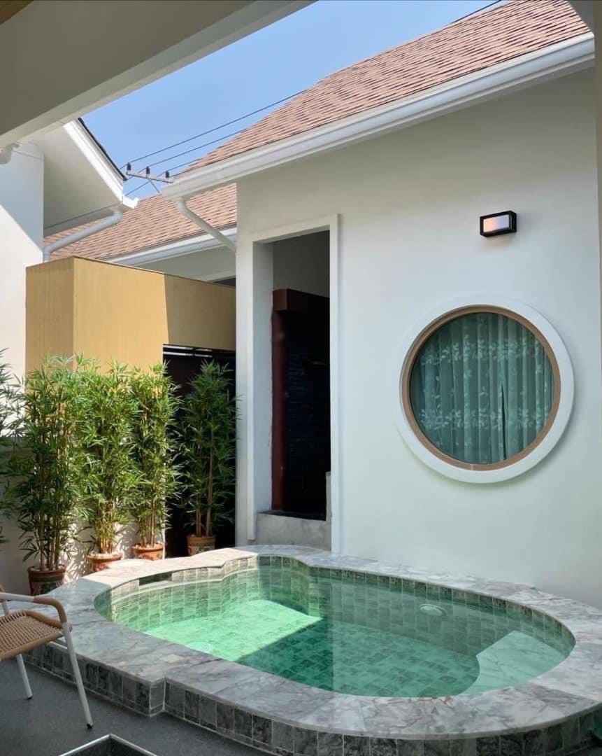 Japan Smile Resort Bed and Breakfast in Chon Buri Changwat