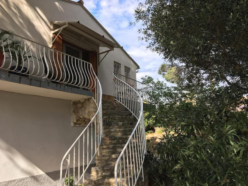 Property building, Balcony/Terrace