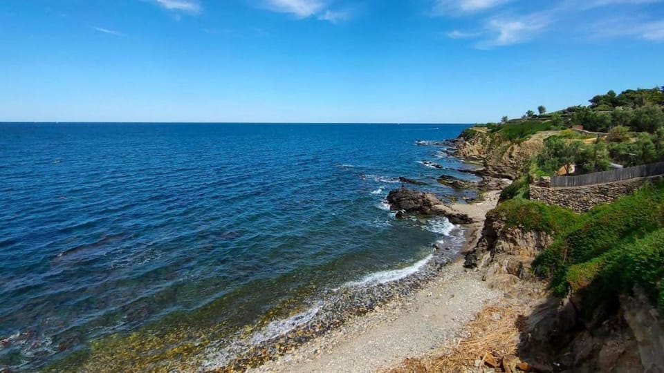 Nearby landmark, Beach