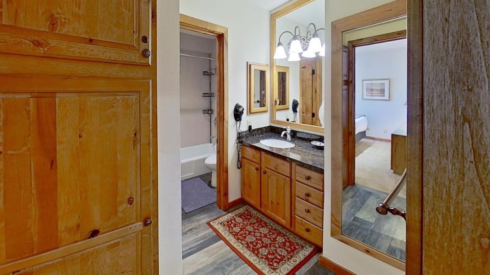 Crestwood 2101 Deluxe 2 Bedroom House in Snowmass Village