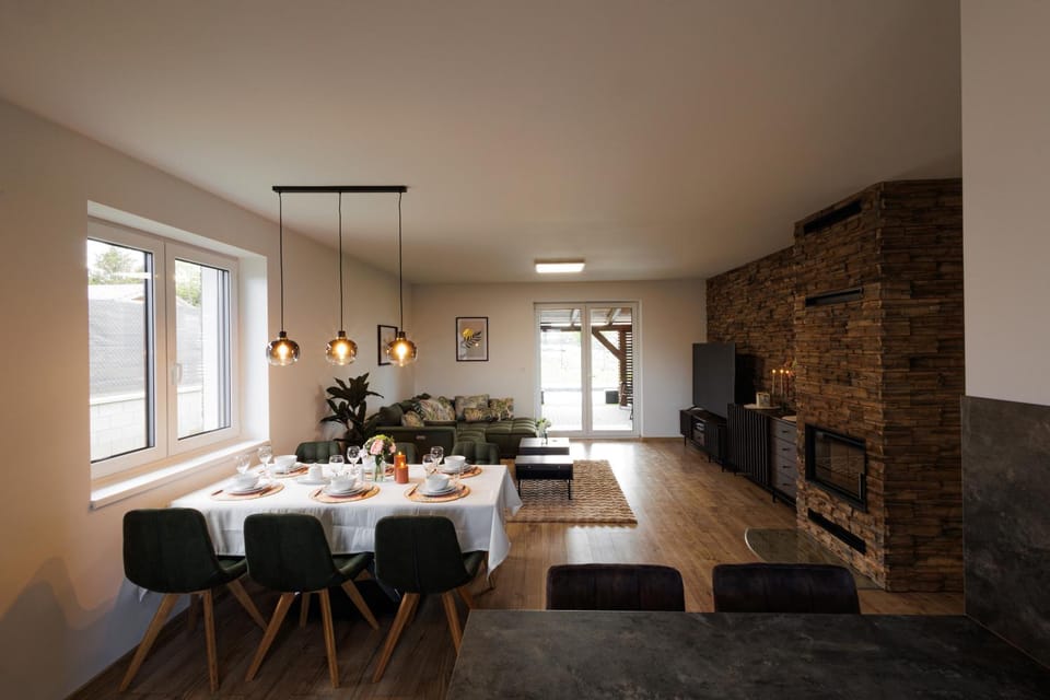 Living room, Dining area, fireplace
