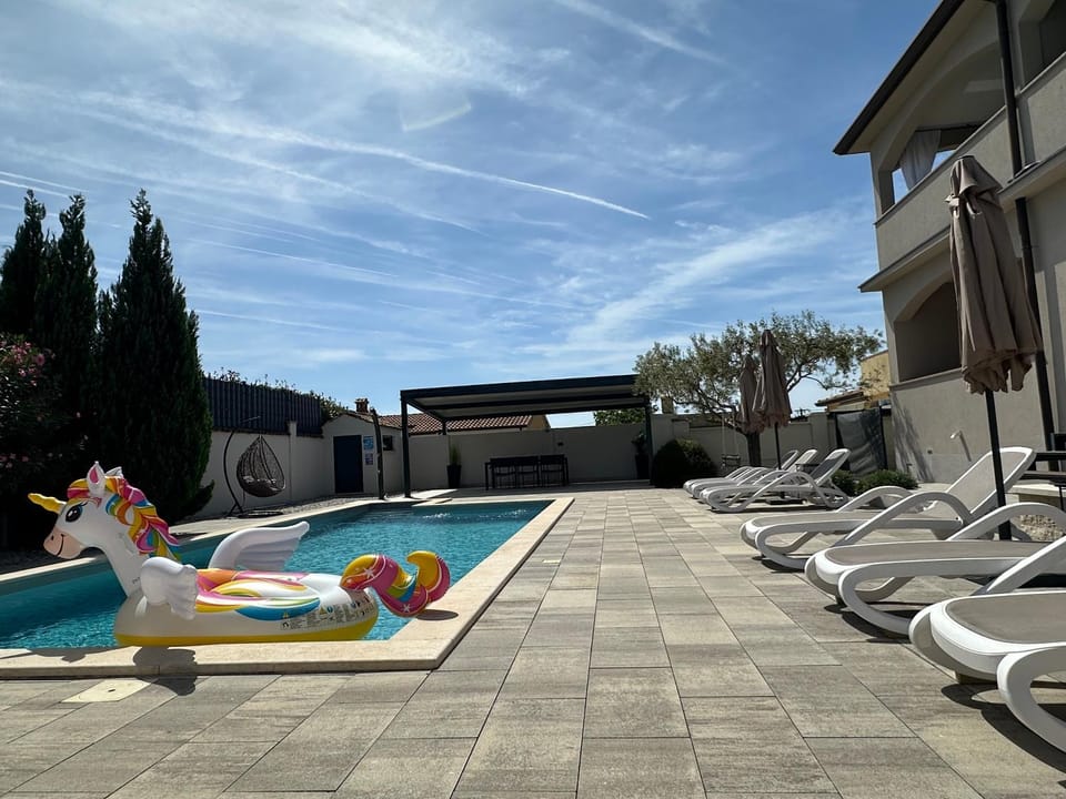 Apartment Nina with private pool Bed and Breakfast in Istria County