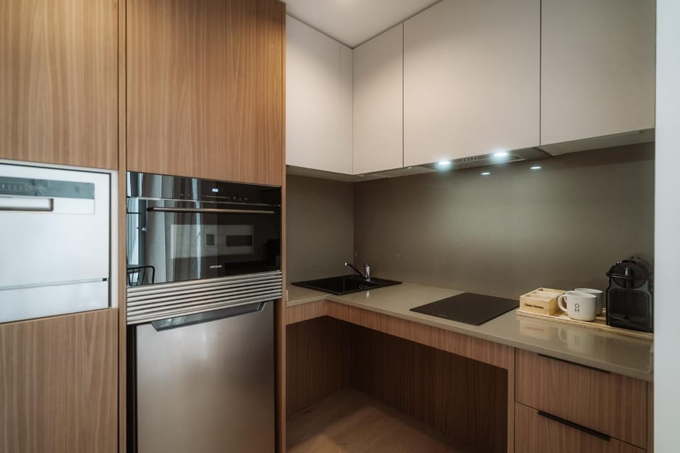Kitchen or kitchenette, dishwasher