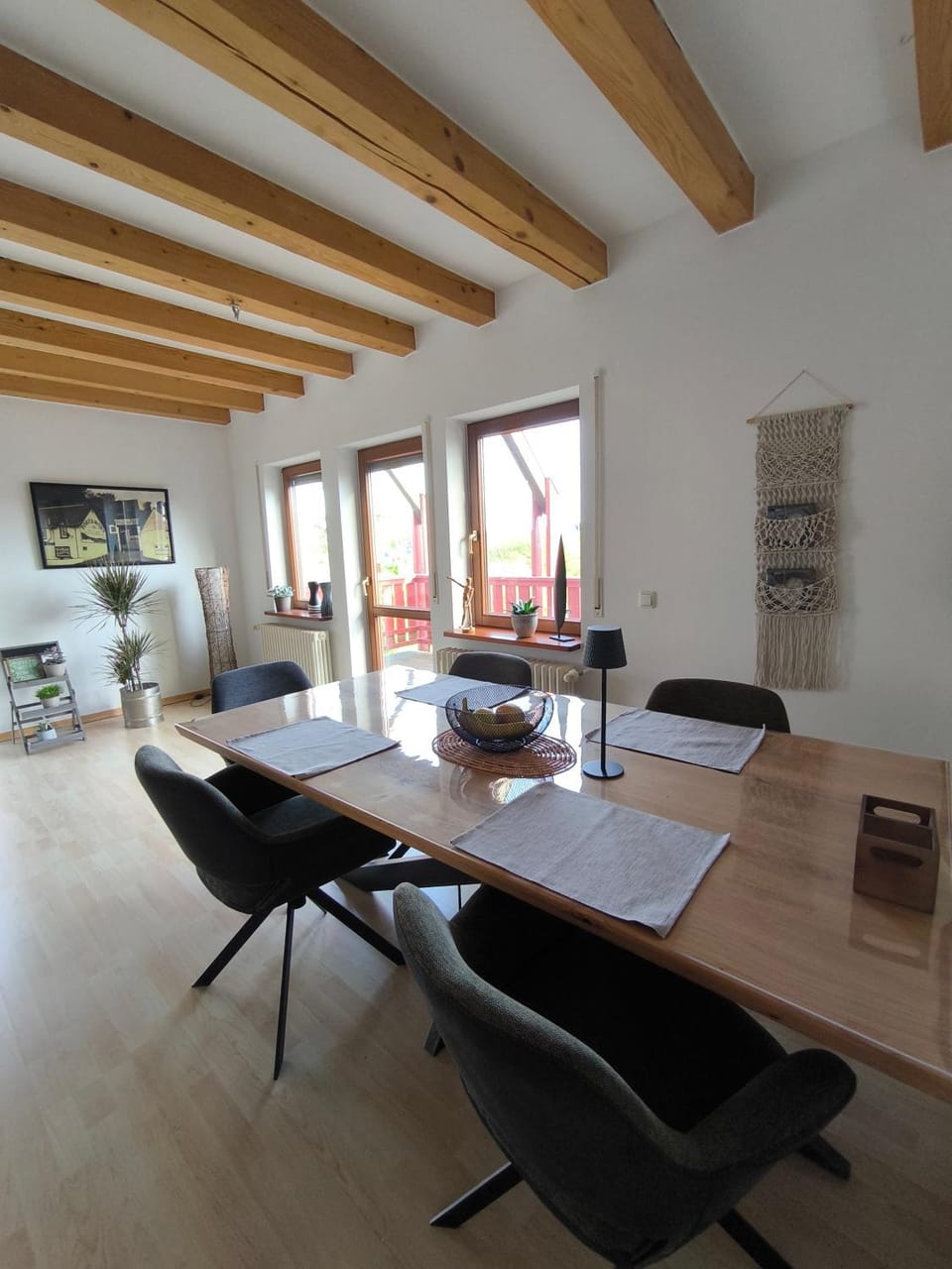 Living room, Dining area