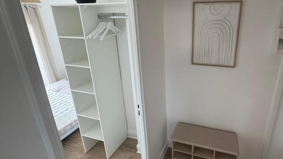 Small Bubble in Toulouse, France T2-Parking-1KmMetro-WiFi-Cosy Apartment in Toulouse