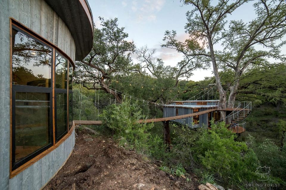 Romantic Tree House Rental with Soaking Tub near Austin in Spicewood, Texas House in Lake Travis