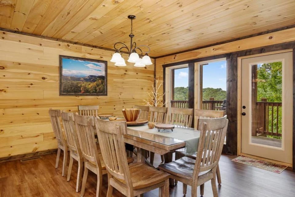 Donwell Manor, free tickets, no catch! Chalet in Pigeon Forge