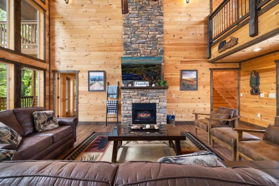Donwell Manor, free tickets, no catch! Chalet in Pigeon Forge