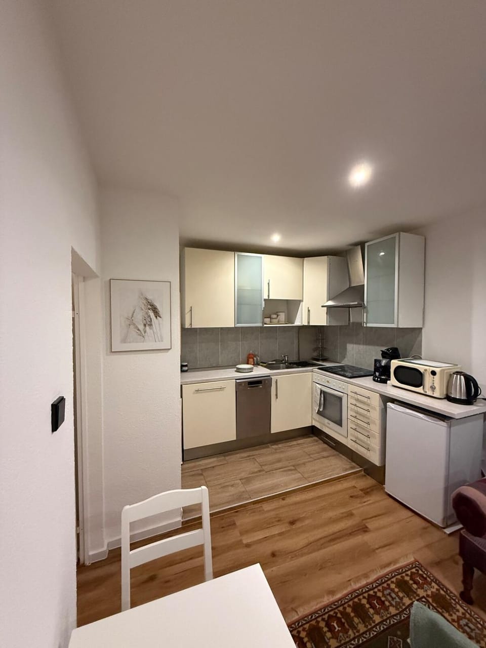 Kitchen or kitchenette, Dining area, dishwasher, minibar, oven, stove, toaster