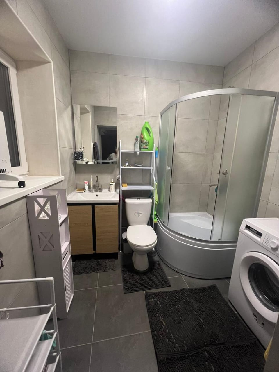 Shower, Toilet, Bathroom, washing machine