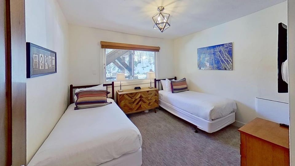 Crestwood 2206 Premier 2 Bedroom House in Snowmass Village
