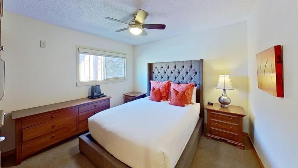 Crestwood 2207 Standard 2 Bedroom House in Snowmass Village