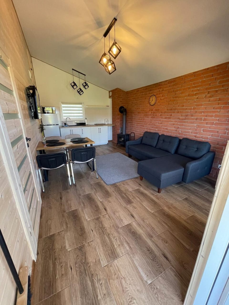 Kitchen or kitchenette, Living room, fireplace
