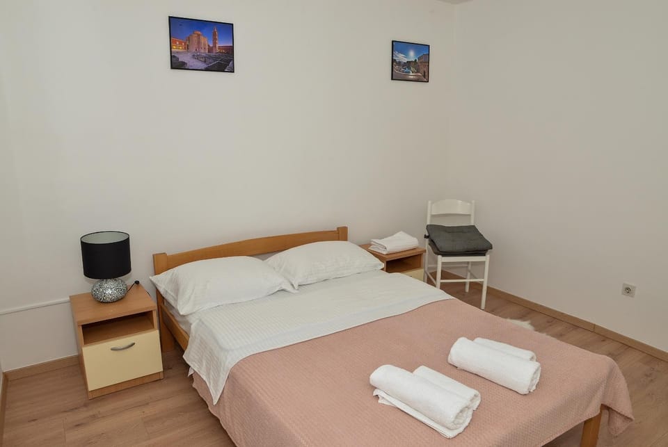 Buki one bedroom apartment with balcony and sea view Apartment in Zadar