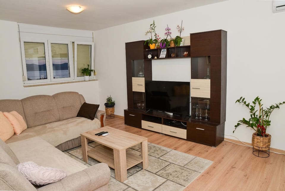 Buki one bedroom apartment with balcony and sea view Apartment in Zadar