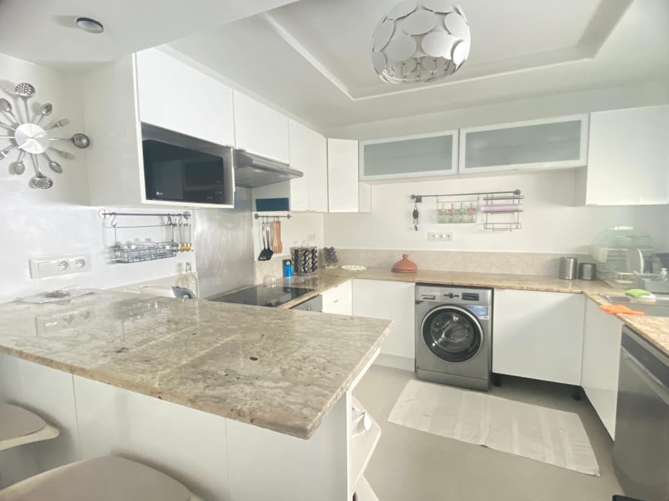 Modern & Spacious 2BR- Ville Haute Kenitra-Garage Apartment in Rabat-Salé-Kénitra