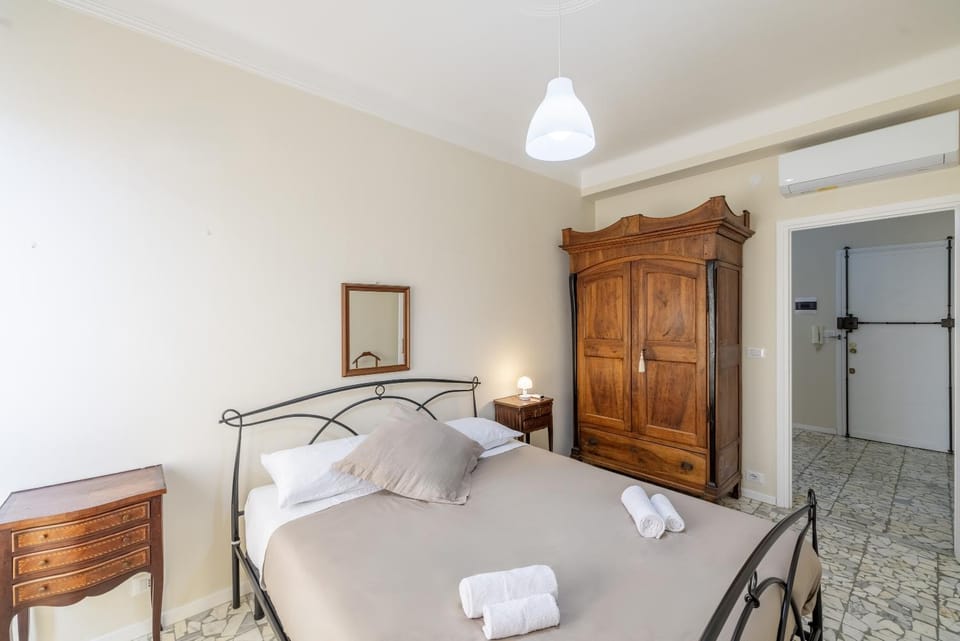 Bed, Photo of the whole room, Bedroom, towels, wardrobe