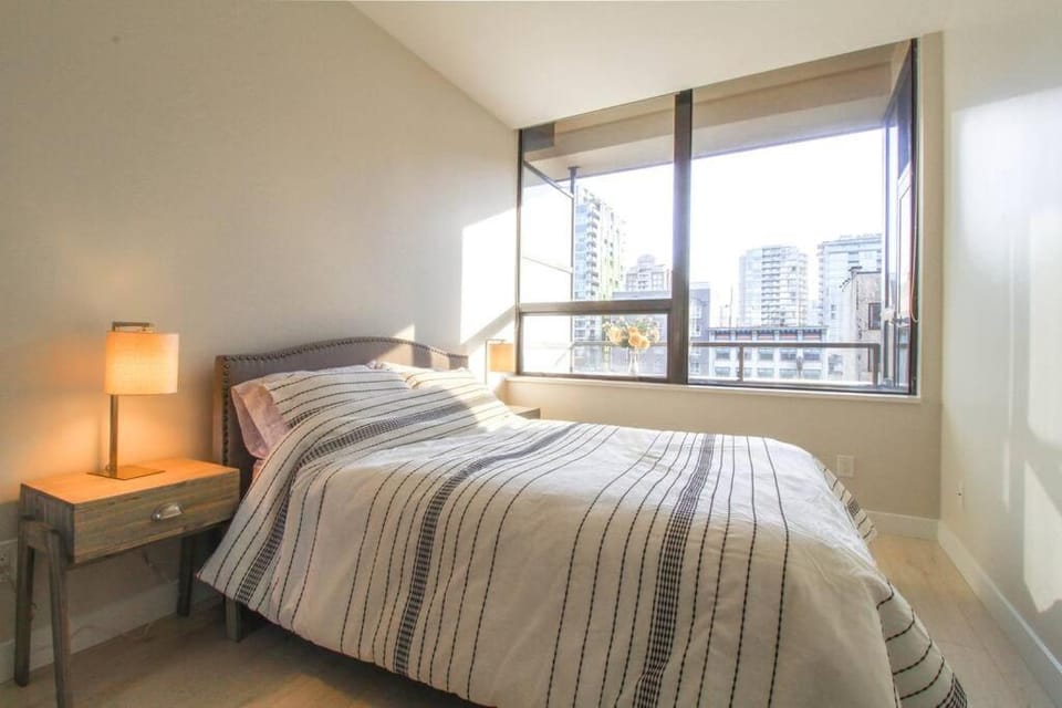Beautiful Downtown Unit Apartment in Vancouver