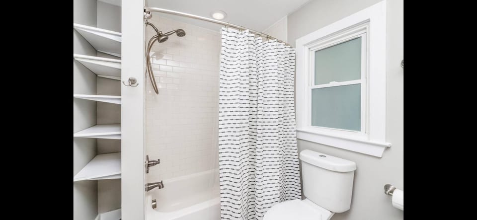 Raleigh Daydream Villa in Raleigh
