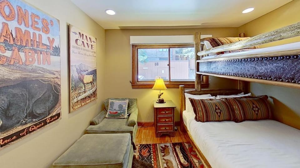Crestwood 2216 Premier 3 Bedroom House in Snowmass Village