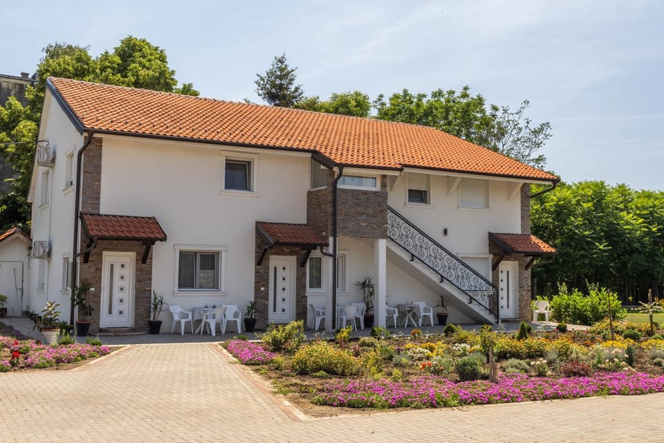 Mariachi Surčin Apartment in Belgrade