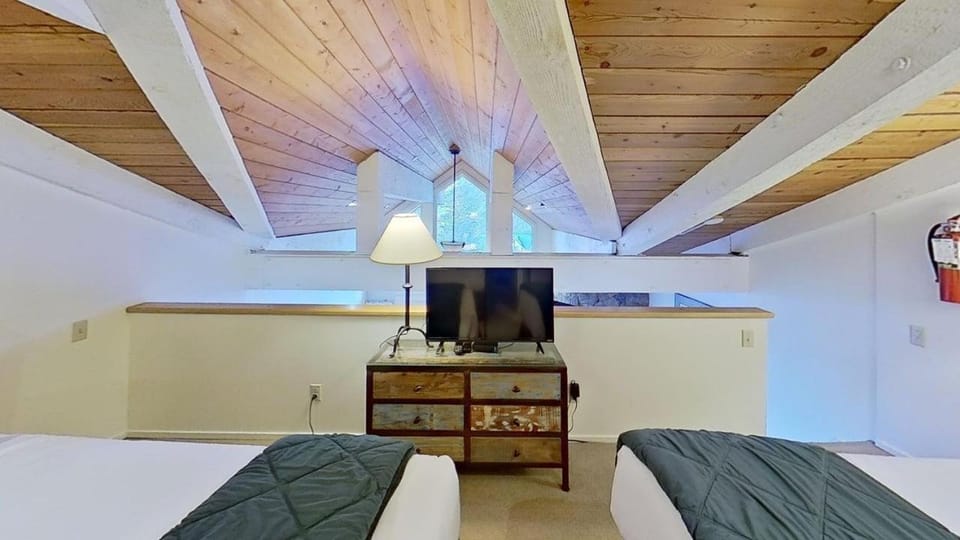Crestwood 2303 Deluxe 1 Bedroom Plus Loft House in Snowmass Village
