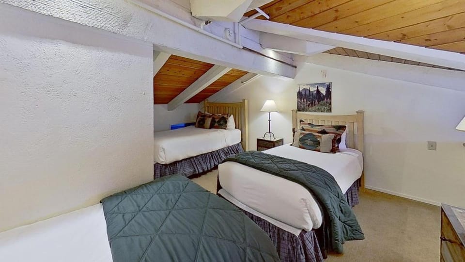 Crestwood 2303 Deluxe 1 Bedroom Plus Loft House in Snowmass Village