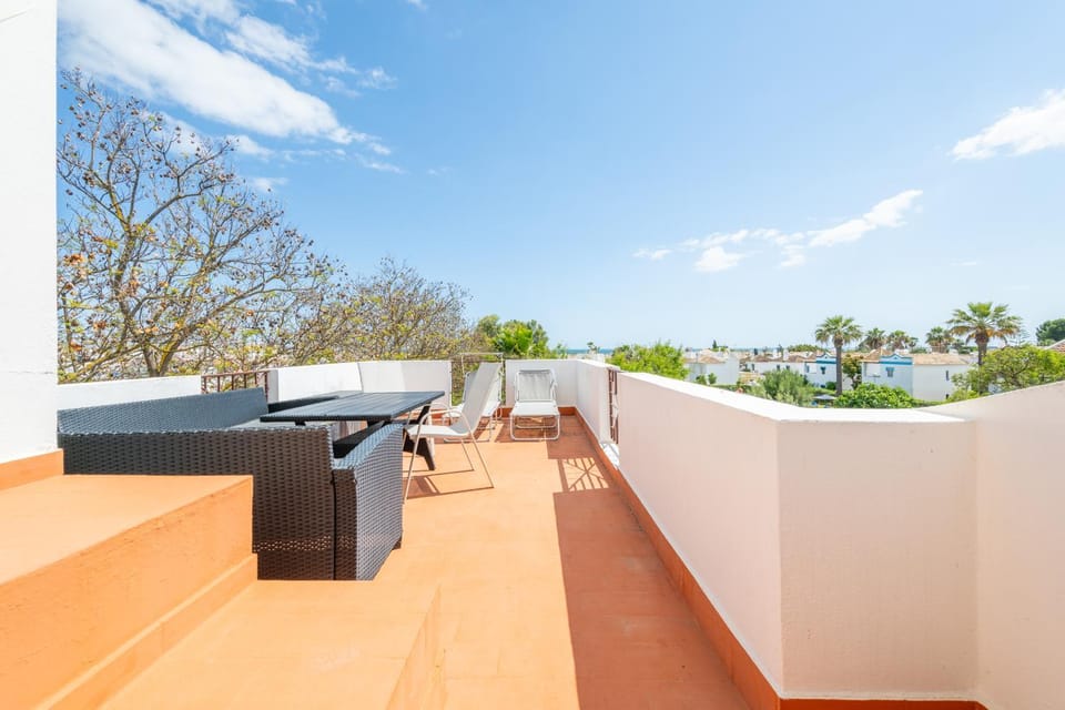 Day, View (from property/room), Balcony/Terrace, Dining area