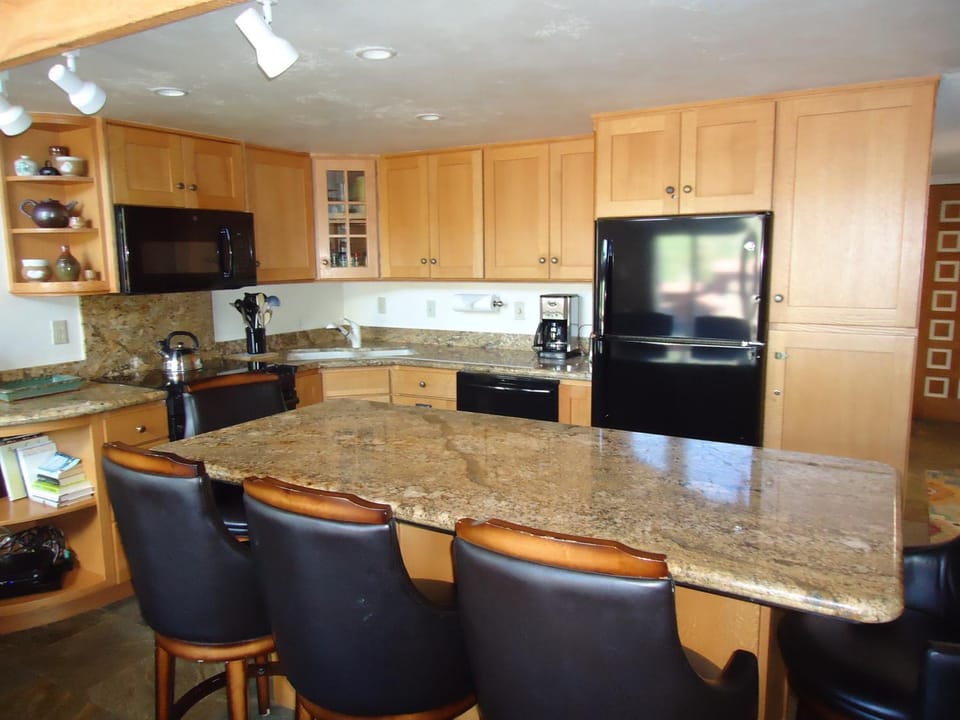 Crestwood 2305 Deluxe 3 Bedroom House in Snowmass Village