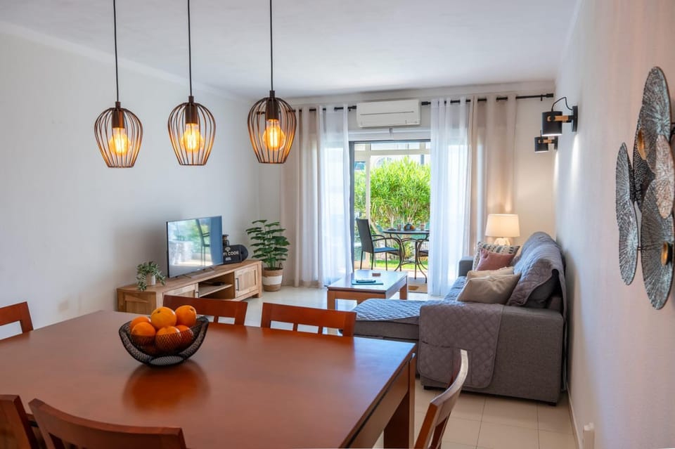 Patio, Living room, Seating area, Dining area