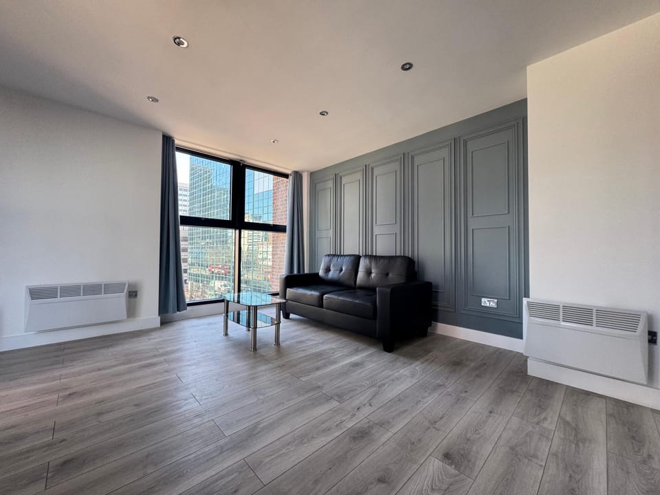 Alhambra House, Modern 2 Bed Flat - F2 Apartment in Croydon