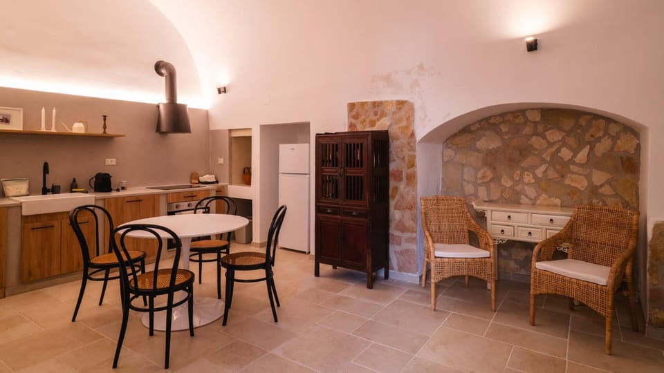 Kitchen or kitchenette, Living room, Dining area