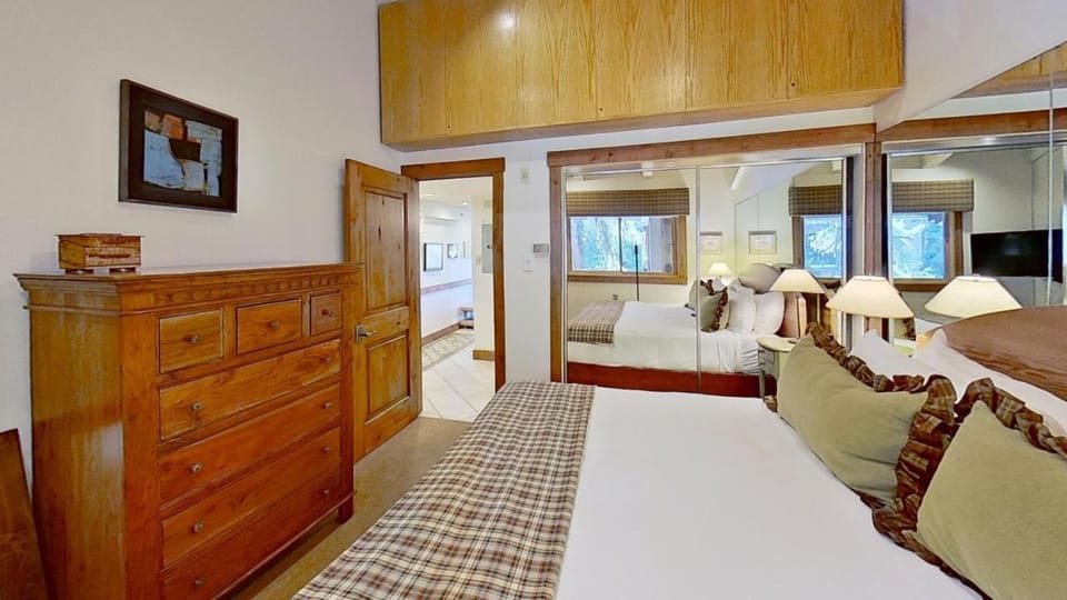 Crestwood 2309 Deluxe 1 Bedroom plus Loft House in Snowmass Village